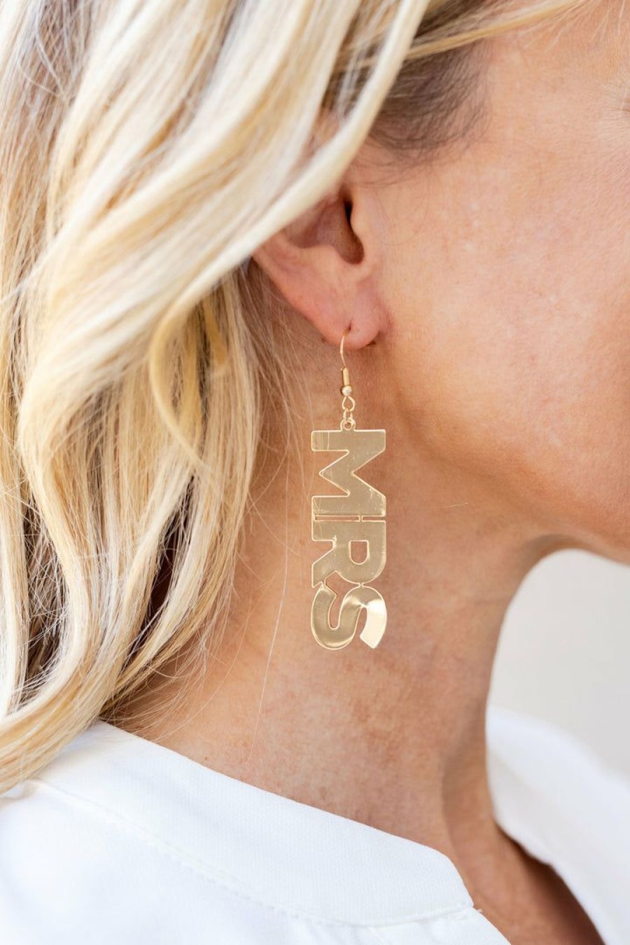 Jewelry * | Discount * "Mrs" Earrings